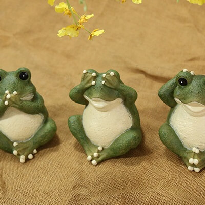 antique frog figurines