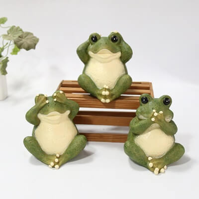 frog figurines