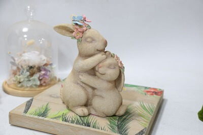 peter rabbit statue