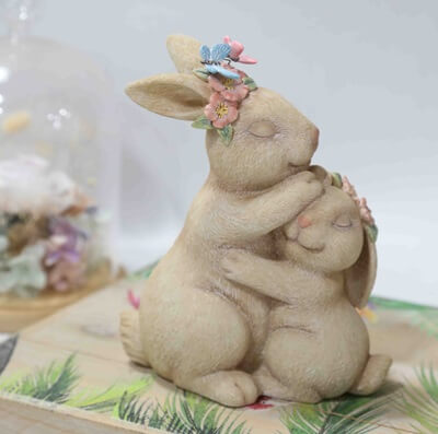 rabbit statue
